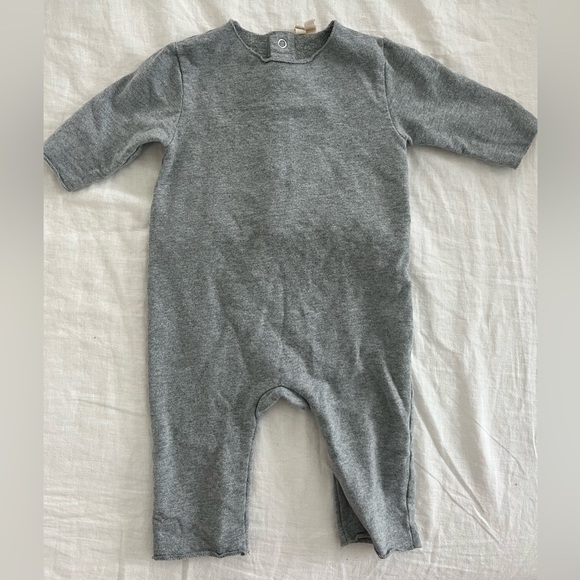 Pair of Gray Label onesie suit/rompers 6-9 months - Picture 2 of 6